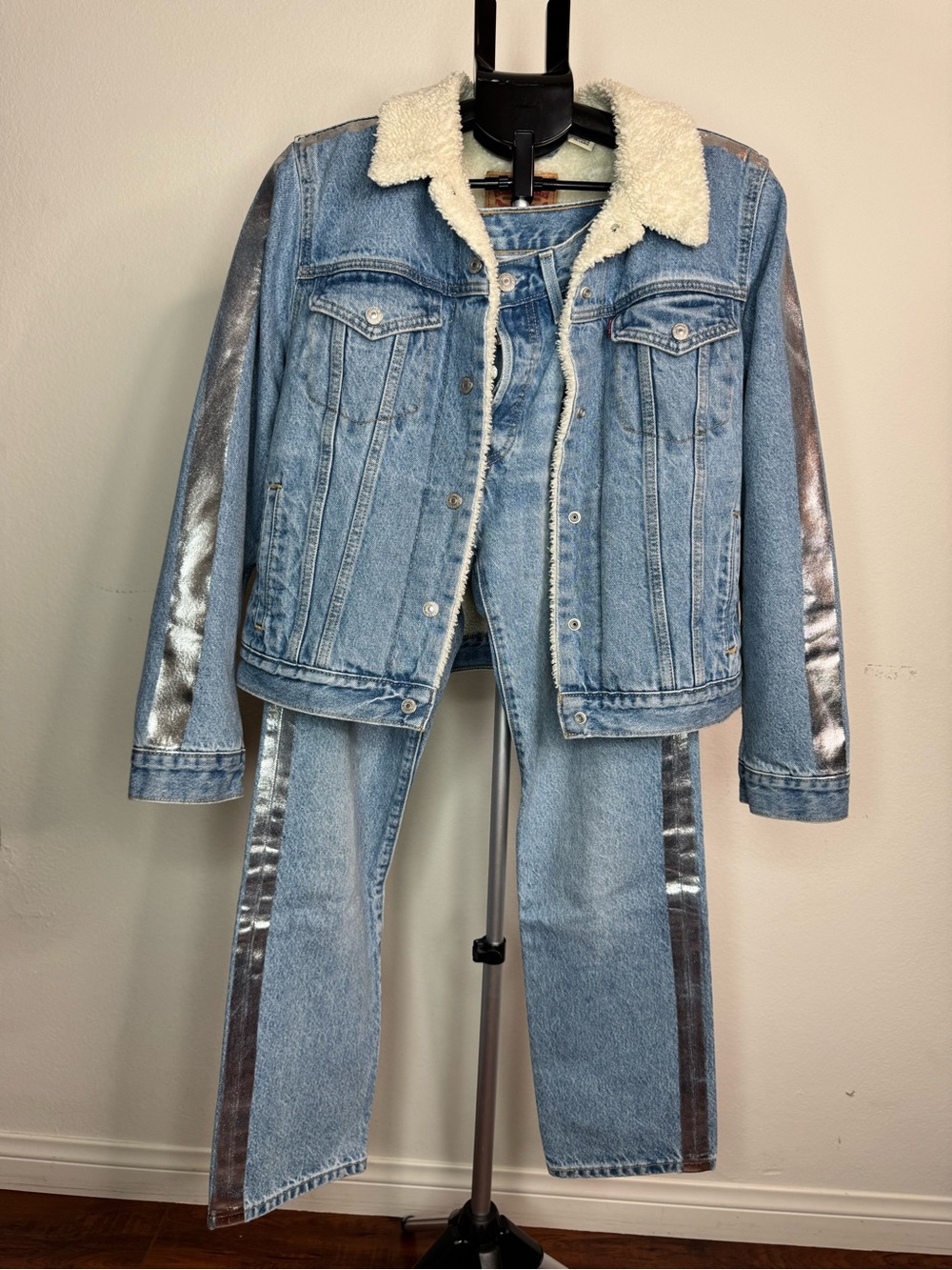 Levi's Light Blue Denim Jacket with Cream Sherpa Collar and Silver Stripes